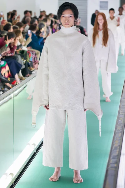 Look 98